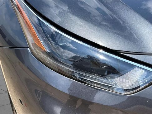 Used 2021 Toyota Highlander XLE AWD/4WD image 27