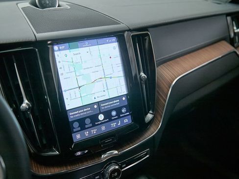 Certified 2023 Volvo XC60 T8 Ultimate w/ Climate Package AWD/4WD image 15