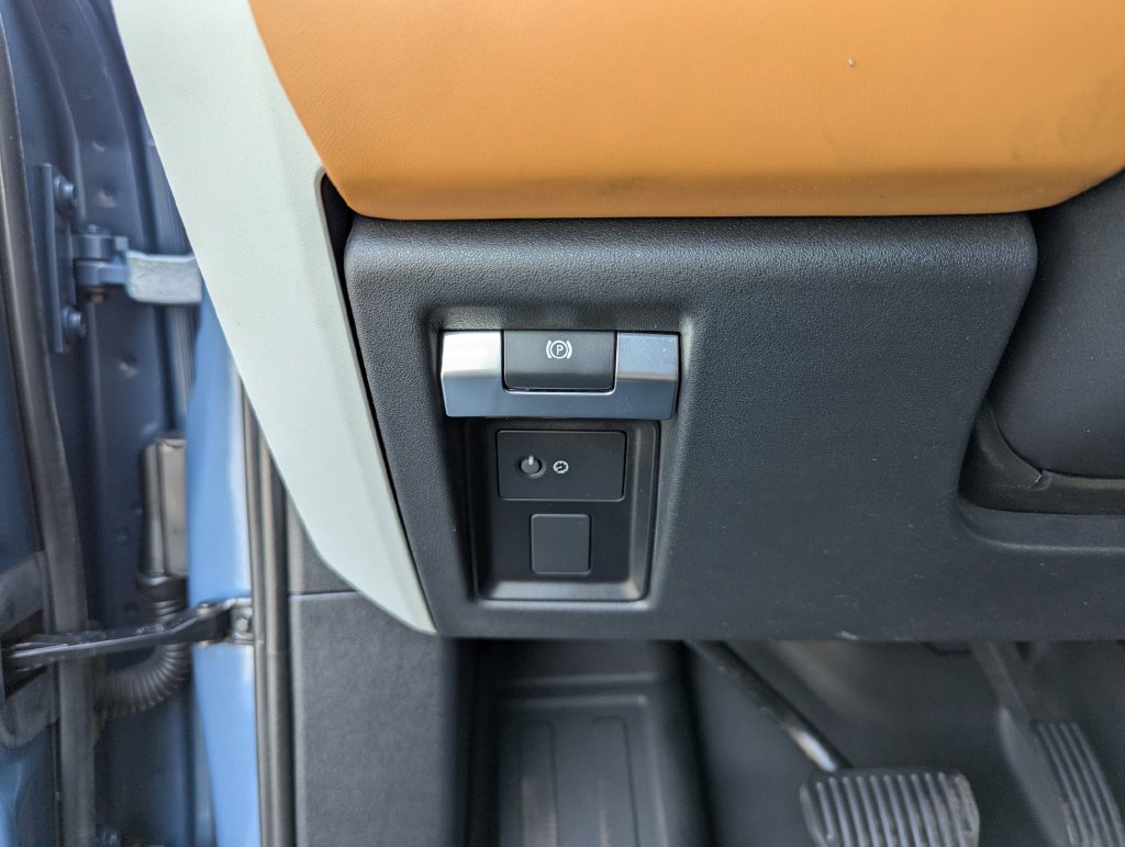 Used 2024 Land Rover Defender 90 S AWD/4WD image 14