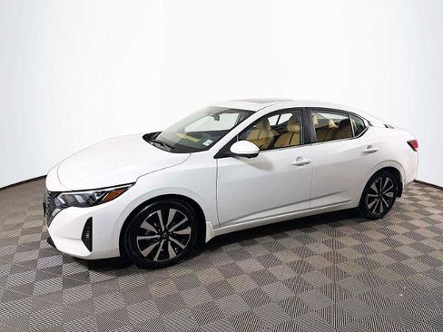 Certified 2025 Nissan Sentra SV w/ SV Premium Package FWD image 1