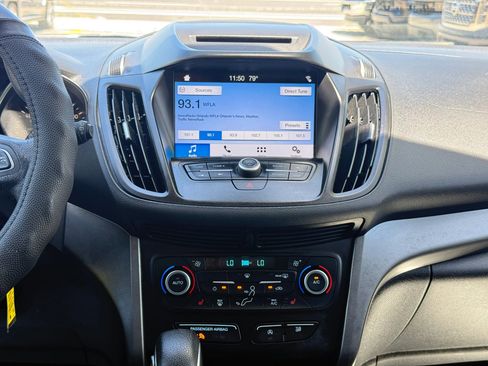 Used 2018 Ford Escape SE w/ SE Sync 3 Package image 11