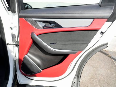 Used 2022 Jaguar F-PACE SVR image 38