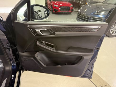 Used 2017 Porsche Macan GTS AWD/4WD image 41