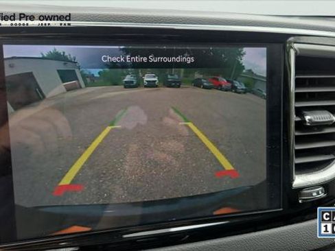 Certified 2024 Chrysler Pacifica Touring-L FWD image 15