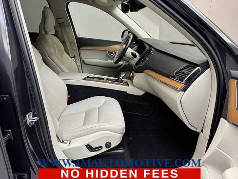 Used 2021 Volvo XC90 T6 Momentum image 22