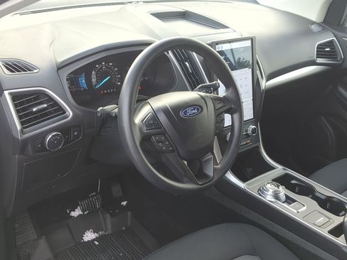 Used 2024 Ford Edge SE image 12