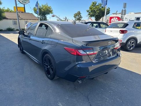 Used 2025 Toyota Camry SE w/ Convenience Package FWD image 7