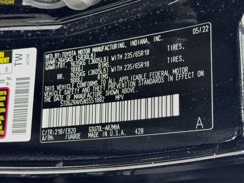 Used 2022 Toyota Highlander XLE FWD image 33
