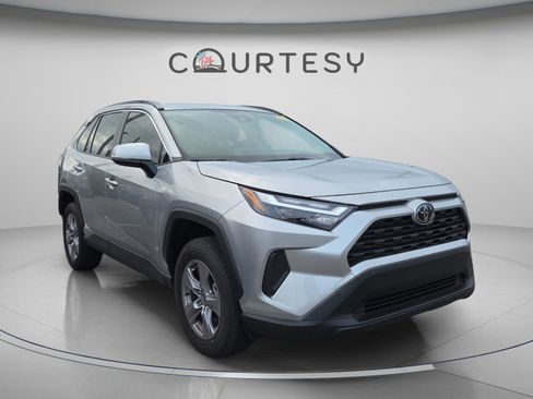 Certified 2025 Toyota RAV4 XLE image 3