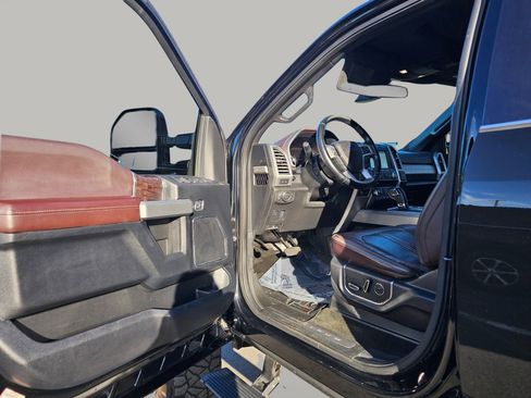 Used 2017 Ford F250 Platinum w/ Platinum Ultimate Package image 21