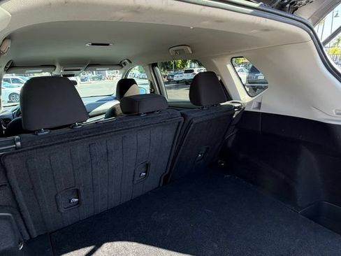 Used 2024 Nissan Rogue S FWD image 25