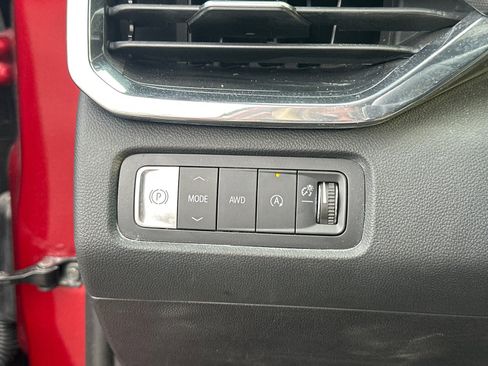 Used 2024 GMC Acadia Elevation image 31