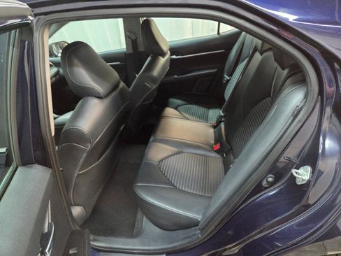 Used 2021 Toyota Camry SE image 16