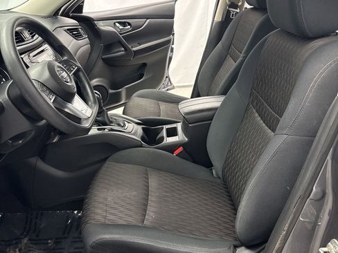 Used 2017 Nissan Rogue S image 8