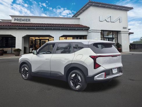 New 2027 Kia Seltos LX FWD image 6