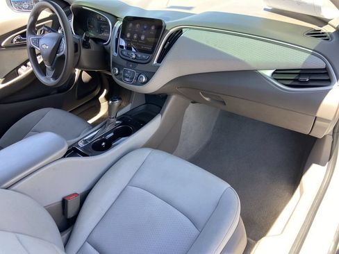 Used 2019 Chevrolet Malibu LS FWD image 23