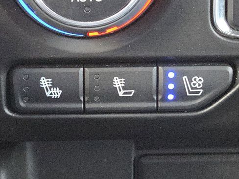 Used 2024 Chevrolet Tahoe Premier image 6