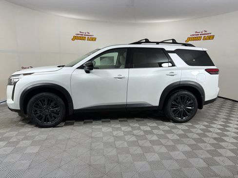 New 2026 Nissan Pathfinder SL w/ SL Premium Package FWD image 2