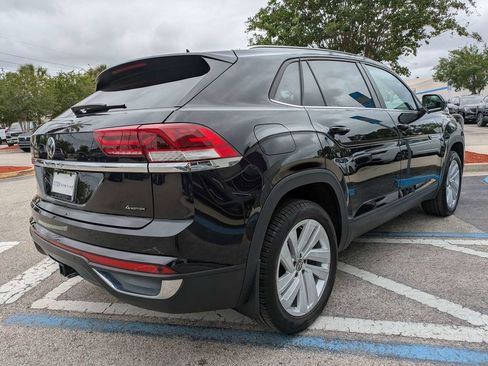 Certified 2023 Volkswagen Atlas Cross Sport SE AWD/4WD image 6
