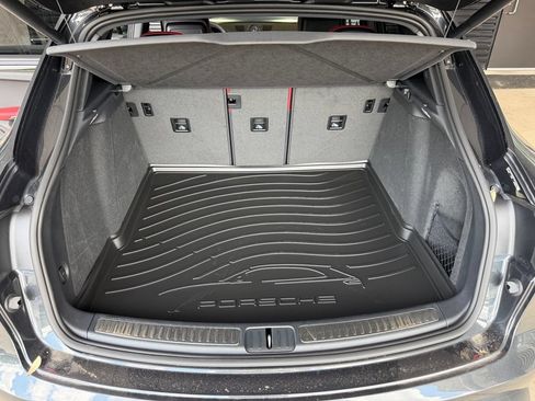 New 2026 Porsche Macan AWD/4WD image 37