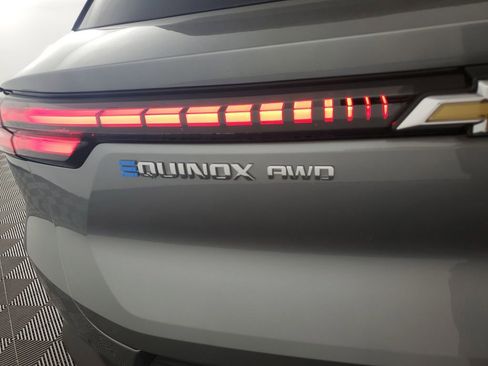 New 2026 Chevrolet Equinox EV LT image 30