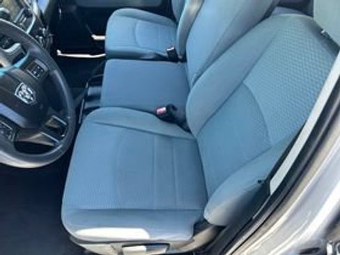Used 2018 RAM 2500 SLT AWD/4WD image 9