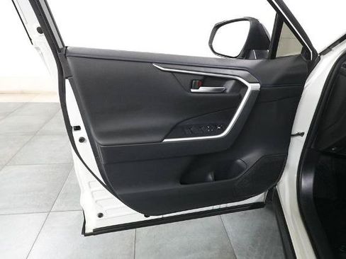 Used 2019 Toyota RAV4 XSE w/ XSE Weather Package AWD/4WD image 24
