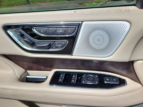 Used 2020 Lincoln Navigator L Reserve w/ Luxury Package AWD/4WD image 27