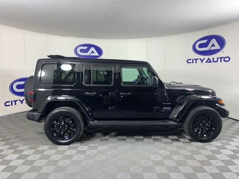 Used 2023 Jeep Wrangler Unlimited Sahara w/ Cold Weather Group AWD/4WD image 2