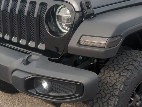 Used 2020 Jeep Wrangler Sport AWD/4WD image 9