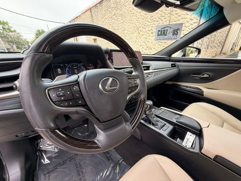 Used 2021 Lexus ES 250 w/ Premium Package AWD/4WD image 21