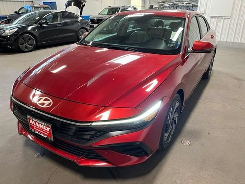 Used 2024 Hyundai Elantra Limited FWD image 7