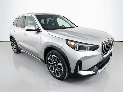 Used 2025 BMW X1 xDrive28i w/ Convenience Package AWD/4WD image 3
