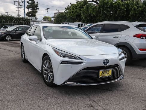 Used 2022 Toyota Mirai XLE w/ Advanced Technology Package image 5