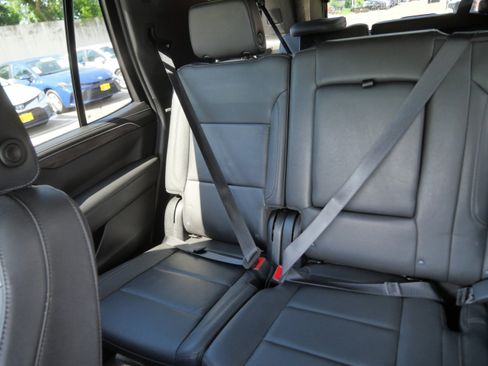 Used 2023 Chevrolet Tahoe LT AWD/4WD image 12