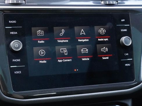 Used 2022 Volkswagen Tiguan SE R-Line image 25