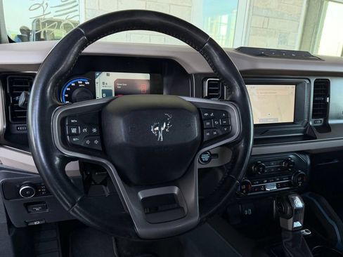 Used 2023 Ford Bronco Wildtrak AWD/4WD image 11