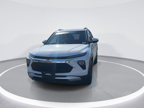 Certified 2025 Chevrolet TrailBlazer LT w/ Convenience Package image 3