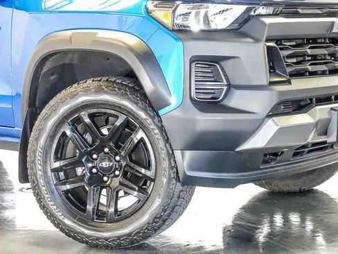 Certified 2024 Chevrolet Colorado Trail Boss w/ Technology Package AWD/4WD image 4