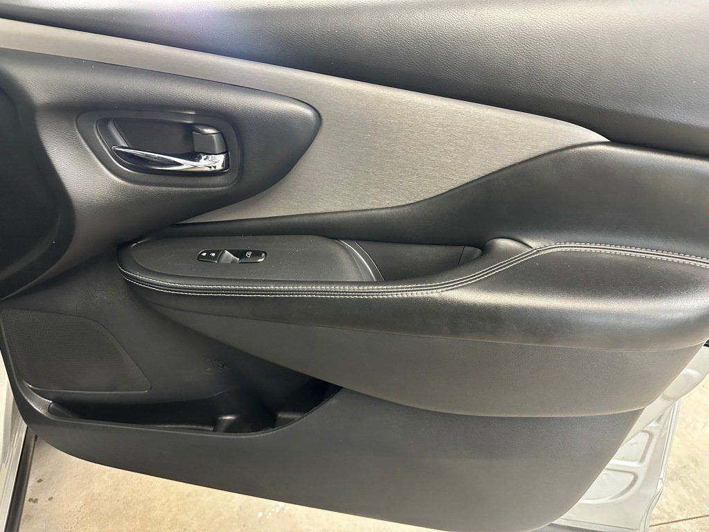 Used 2023 Nissan Murano SV FWD image 29