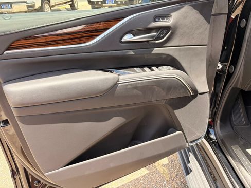 Used 2023 Cadillac Escalade Premium Luxury w/ Performance Package AWD/4WD image 23