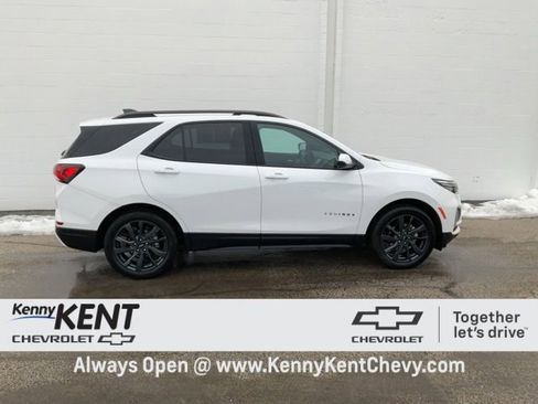 Used 2022 Chevrolet Equinox RS image 3