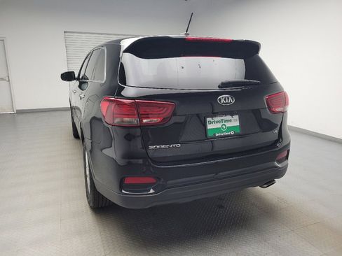 Used 2019 Kia Sorento AWD V6 image 6