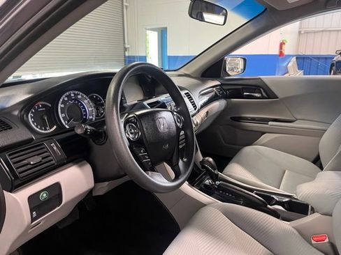 Used 2017 Honda Accord LX image 22
