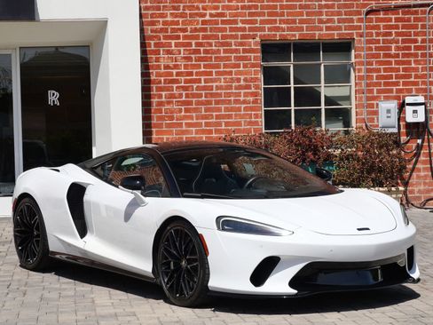 Used 2023 McLaren GT RWD image 1
