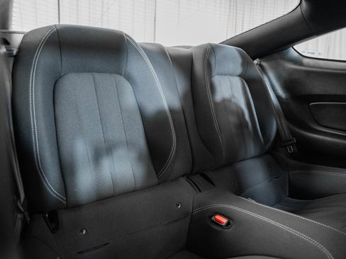 Certified 2022 Ford Mustang Coupe image 38