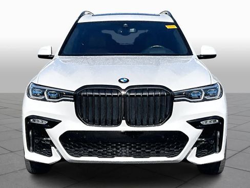 Used 2022 BMW X7 M50i w/ Luxury Seating Package image 3