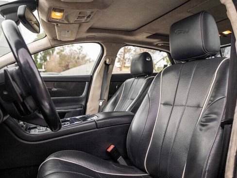 Used 2011 Jaguar XJ L RWD image 10
