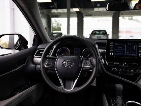 Used 2021 Toyota Camry LE image 11
