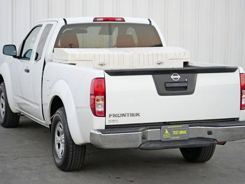Used 2015 Nissan Frontier S image 35
